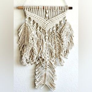 35"L Handcrafted Artisanal Beige Macramé Wall Hanging Natural Feather Leaves New